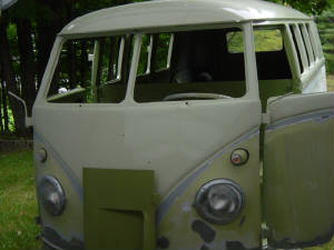interiortoppaintedbottomthiscolour.jpg